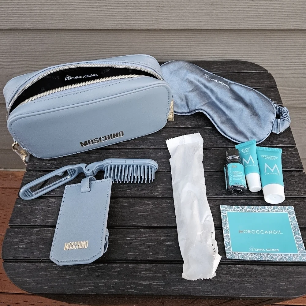 Moschino China Airlines Business Class Amenity Makeup Toiletry Bag French Blue